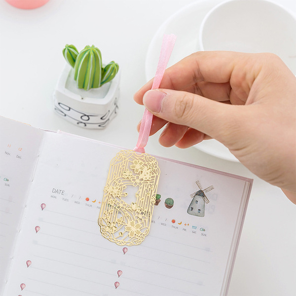 Metal cherry blossom bookmark Chinese style hollow bookmark creative…