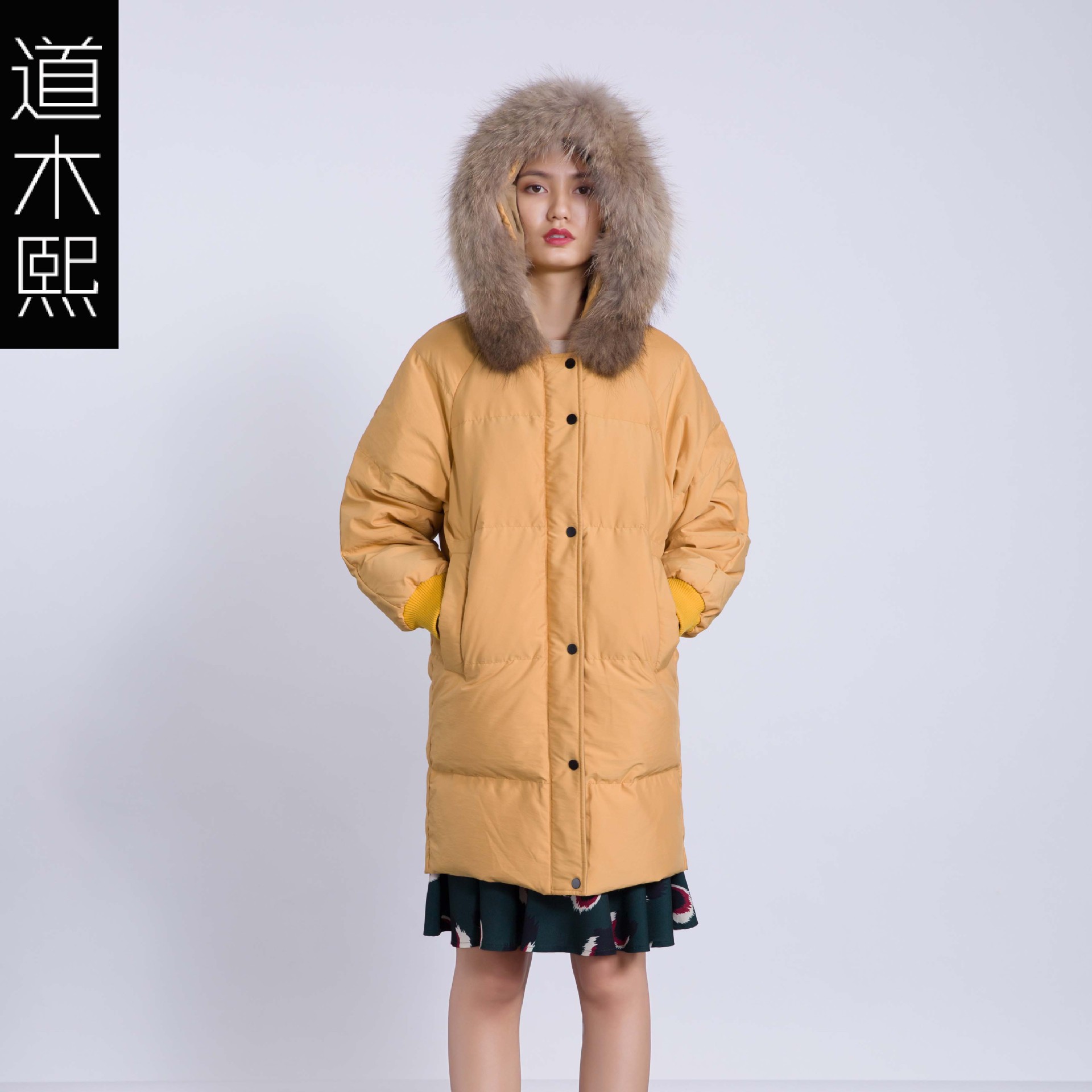 2018秋冬新款韩版宽松中长款连帽时尚女款休闲羽绒服女装厂家批发