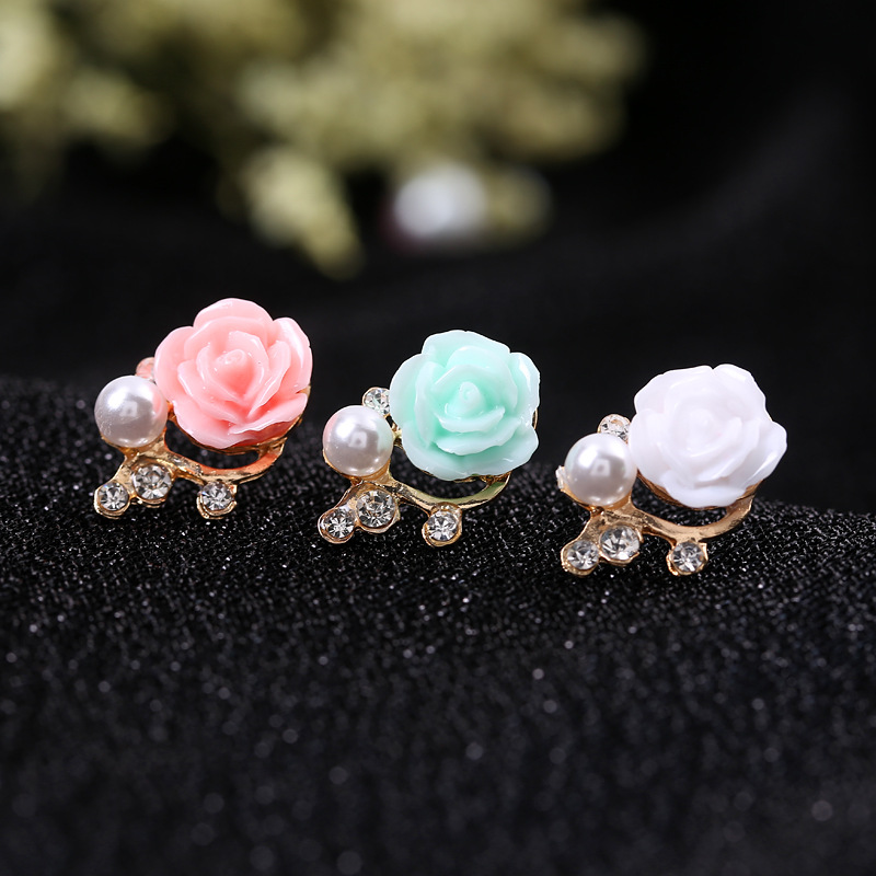 Fashion Flower Alloy Inlay Artificial Pearls Rhinestones Women's Earrings 1 Pair display picture 1