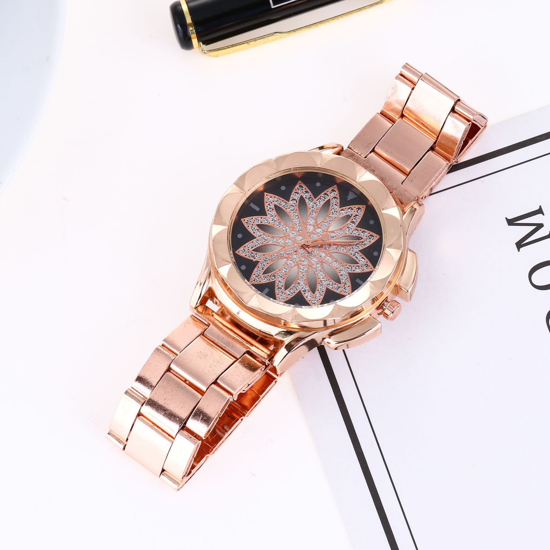 Reloj para mujer con esfera de pétalos y correa de acero con diamantes y esfera en inglés completo 2024 Gift Time Comes and Runs_voghion.com