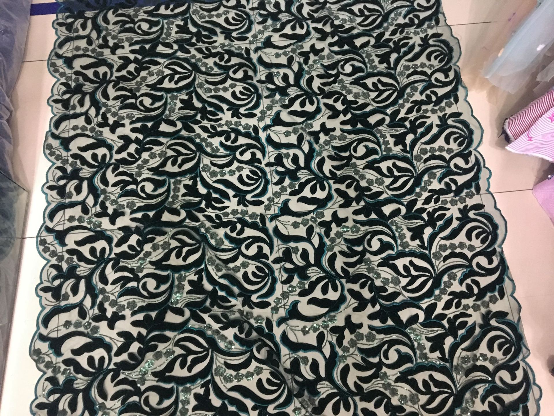 现货 不规则花边 网纱绣花布绒布亮片绣花 女装连衣裙礼服面料