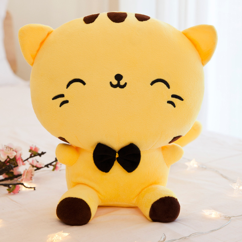 Yellow smiling big face cat