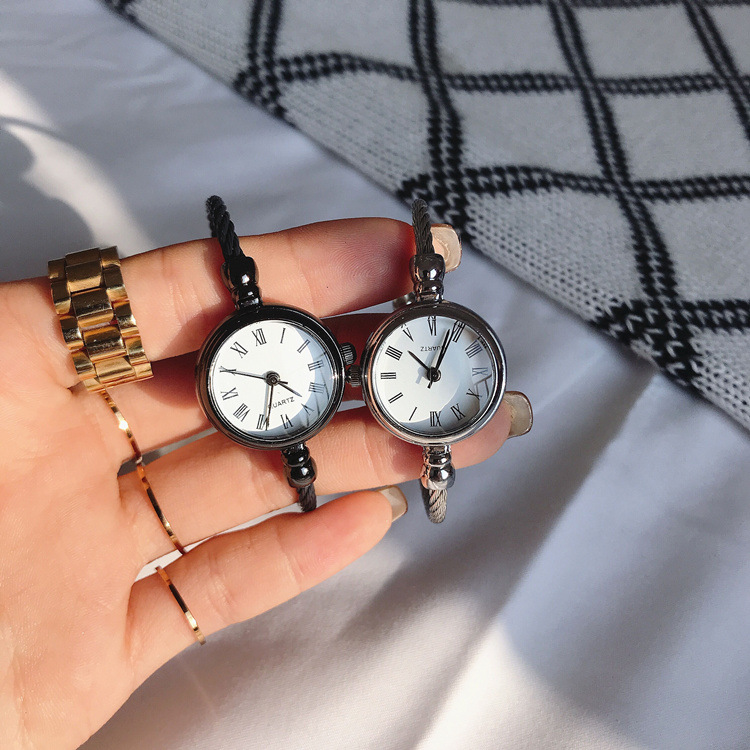 Elegant Einfacher Stil Runden Quarz Frauen Uhren display picture 13