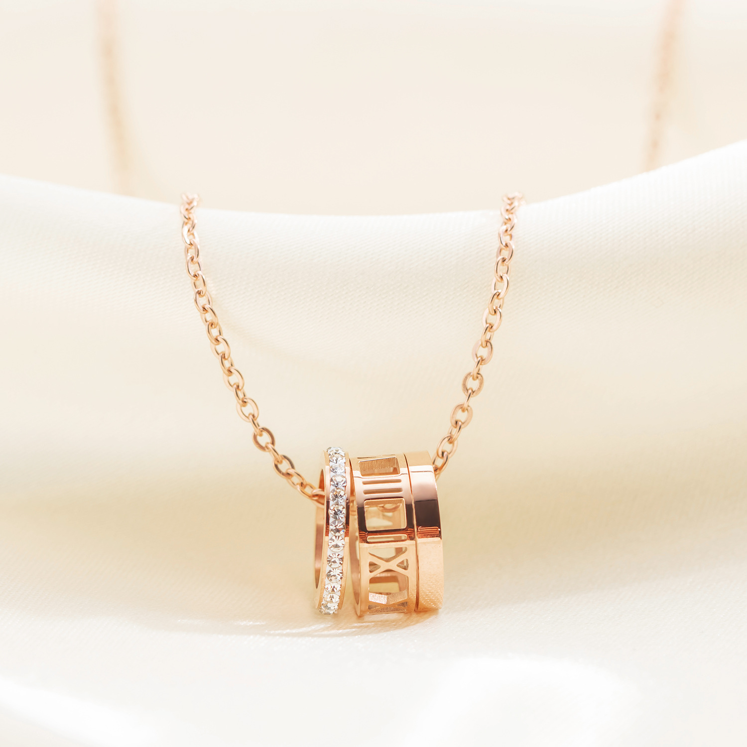 Japan and South Korea jewelry three rings full of Roman numeral Necklace titanium steel plated rose gold short clavicle chain