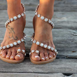 Flat bottomed water drill and handmade sandals