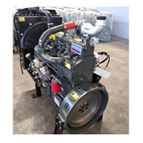 Производители дизельных двигателей поставляют четырехцилиндровый водный, охлаждаемый K4100D двигателем, поддерживающий генератор 30 кВт.