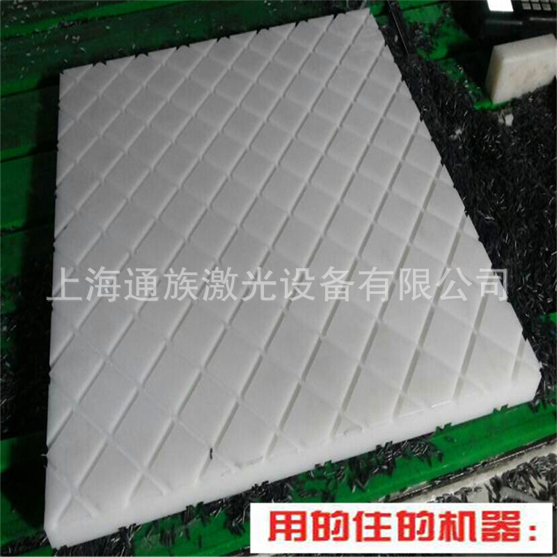 3496955888_1018936987