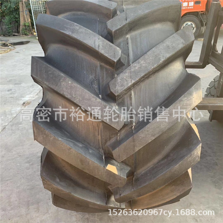 天力沙漠运输轮胎67x34.00-25/26 平地人字花纹轮胎710x43.00-25