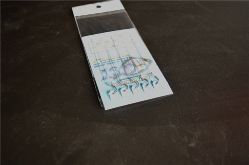 The manufacturer must tie the hook with strong horse thread, paper card packaging with thread and hook with Isenish fish hook.