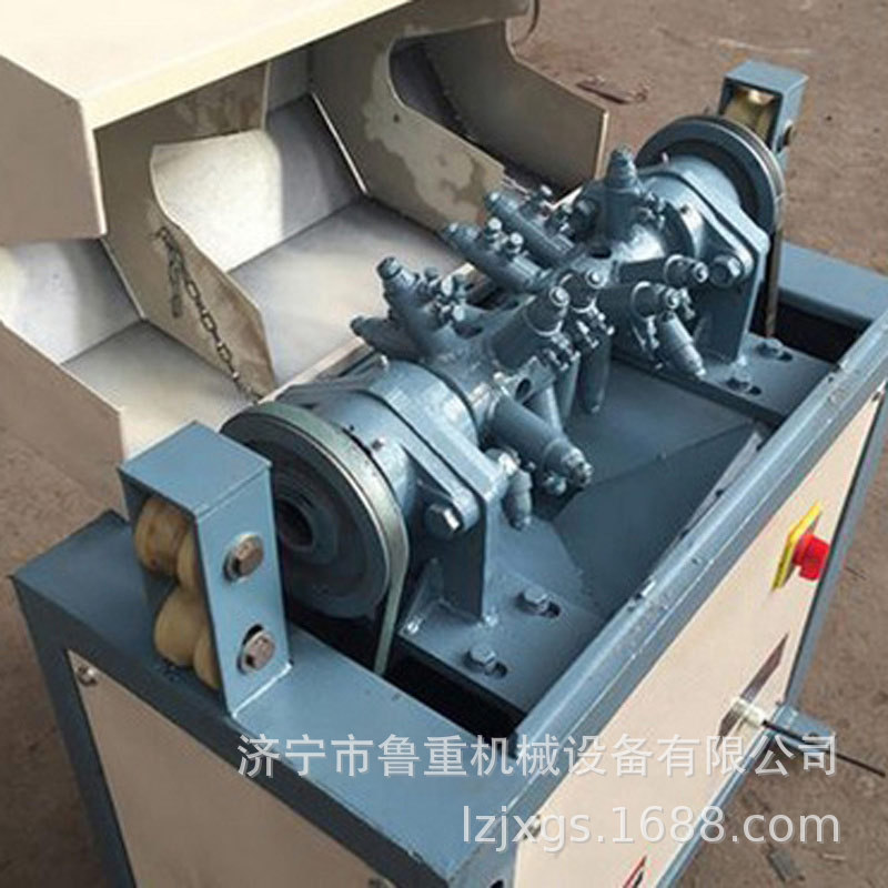 生产小型手推式彩钢板除锈机 螺纹钢材手推式表面除锈机价格