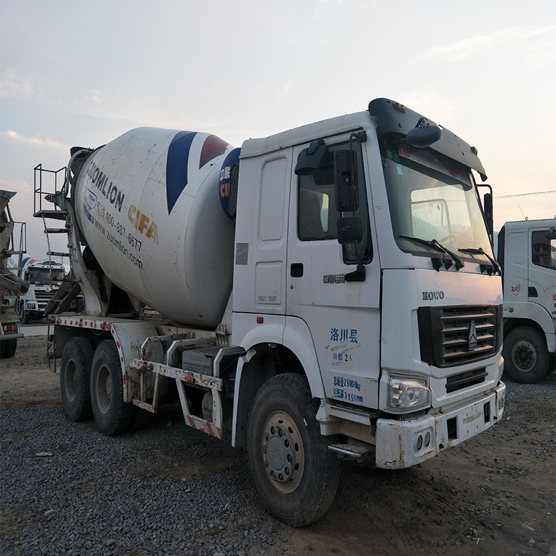 常年销售二手混凝土搅拌罐车 10方豪沃隧道专用水泥搅拌运输罐车