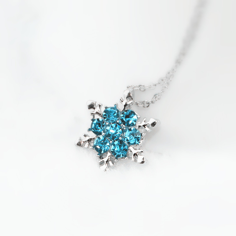 Christmas Series Korean Style Trendy Snowflake Full Zircon Pendant Crystal Sparkling Necklace Factory Direct Sales display picture 3