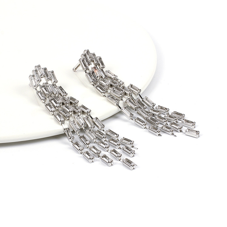 14g Weight No Inlaid Inlay Material Earrings Classification Housewarming, Business, Wedding, Birthday Occasion Copper Material Geometric Pattern Women'S Gender Gold, Silver Color New Popular Tassel Exaggerated Fashion All-match Earrings Wholesale 3