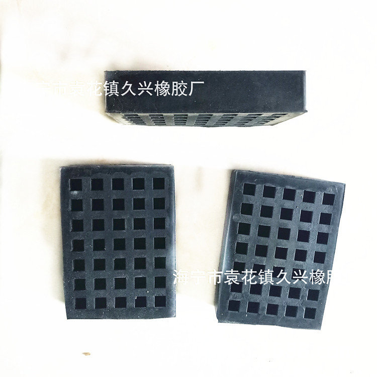 现货供应橡胶减震垫 运动地板减震垫 黑色橡胶垫 运动地板减震垫