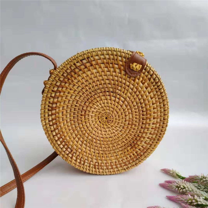 淘宝女包藤编包 ins斜跨迷你包 素面圆形复古文艺手编织皮扣包