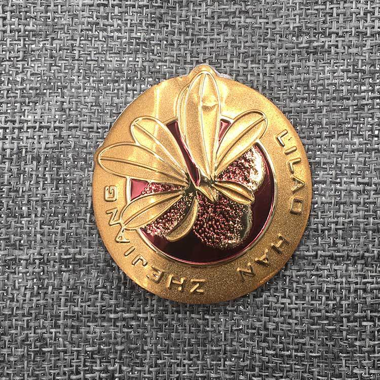 金属酒标，铝材不干胶，红酒不干胶，纯铝标，各种卷装不干胶定制