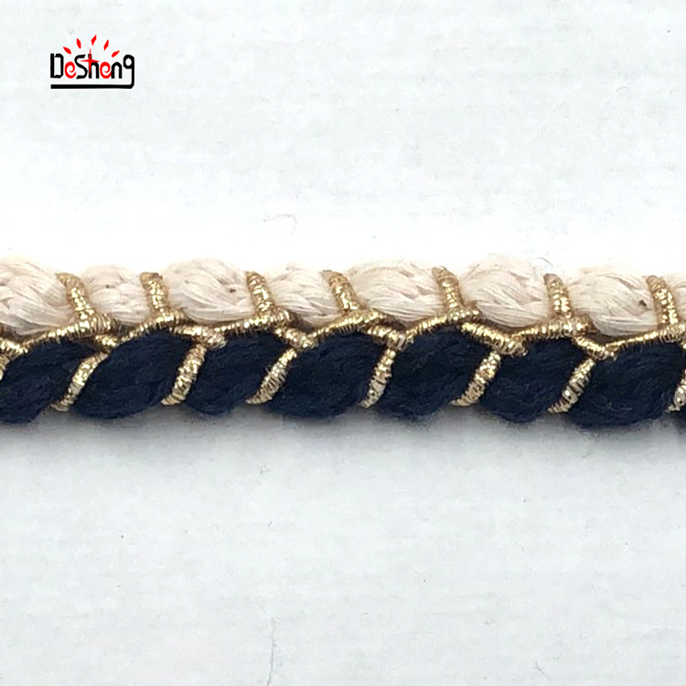 钩金辫子黑白