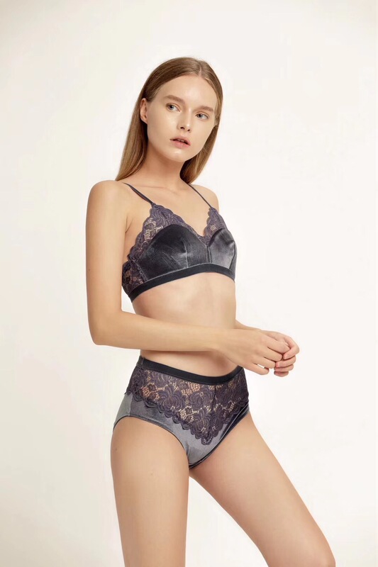 Autumn and winter New velvet matching mid-waist underwear without steel ring lace bra set French sexy lace underwear