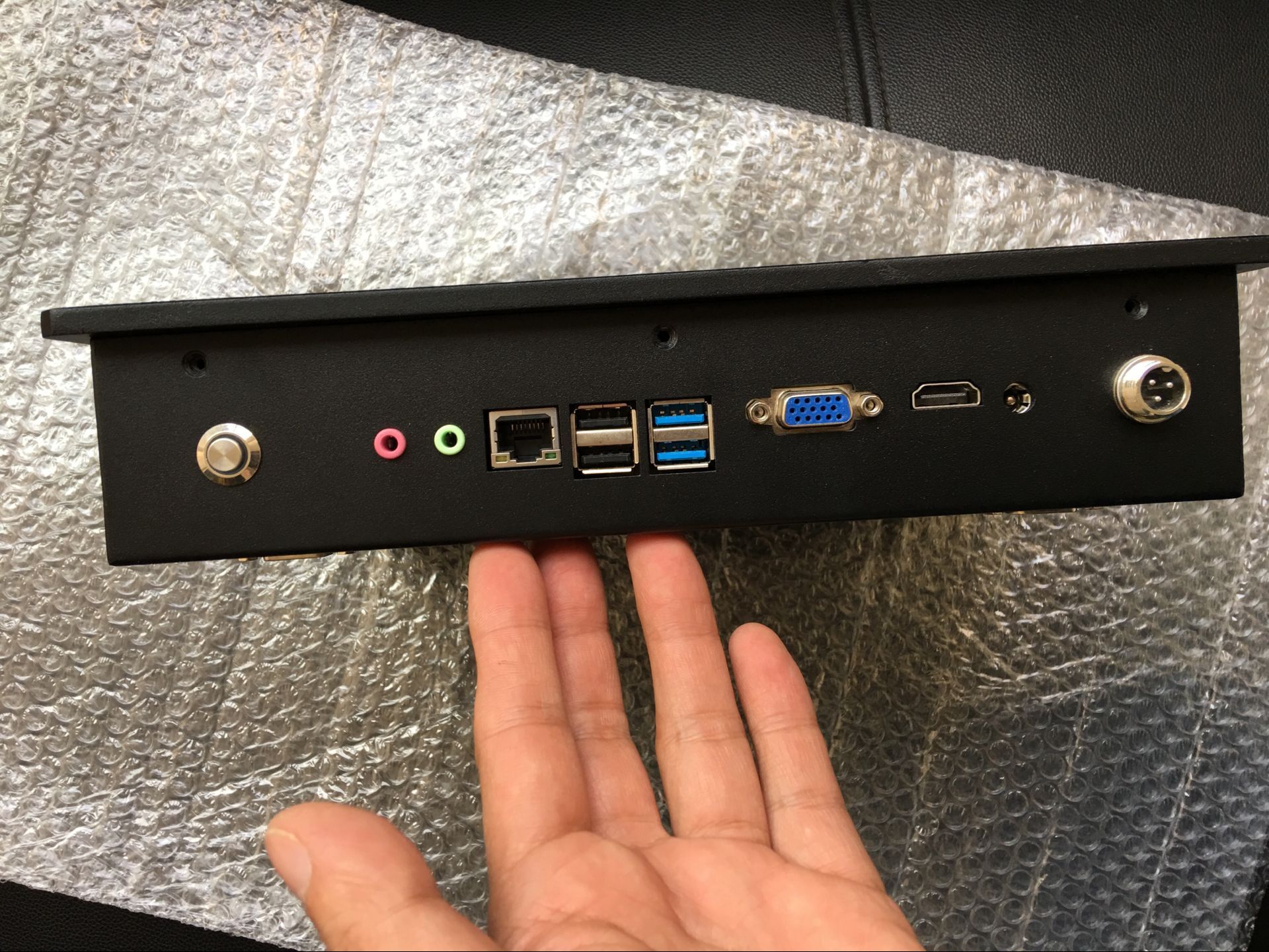 19寸嵌入式电脑一体机现货供应厂家直销质量保证