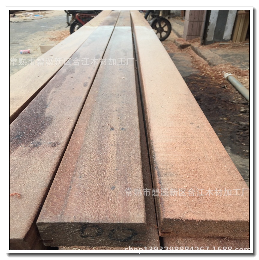 厂家定制加工柳桉木防腐木柳桉木地板柳桉木扶手柳桉木栏杆