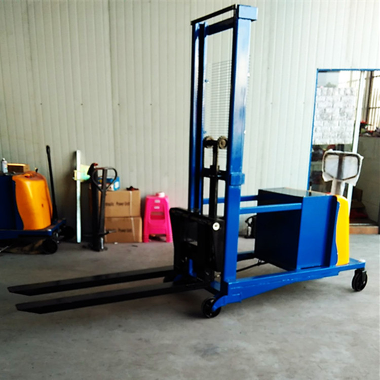 配重式半电动堆高车装卸车 无前腿半自动叉车 平衡重式车