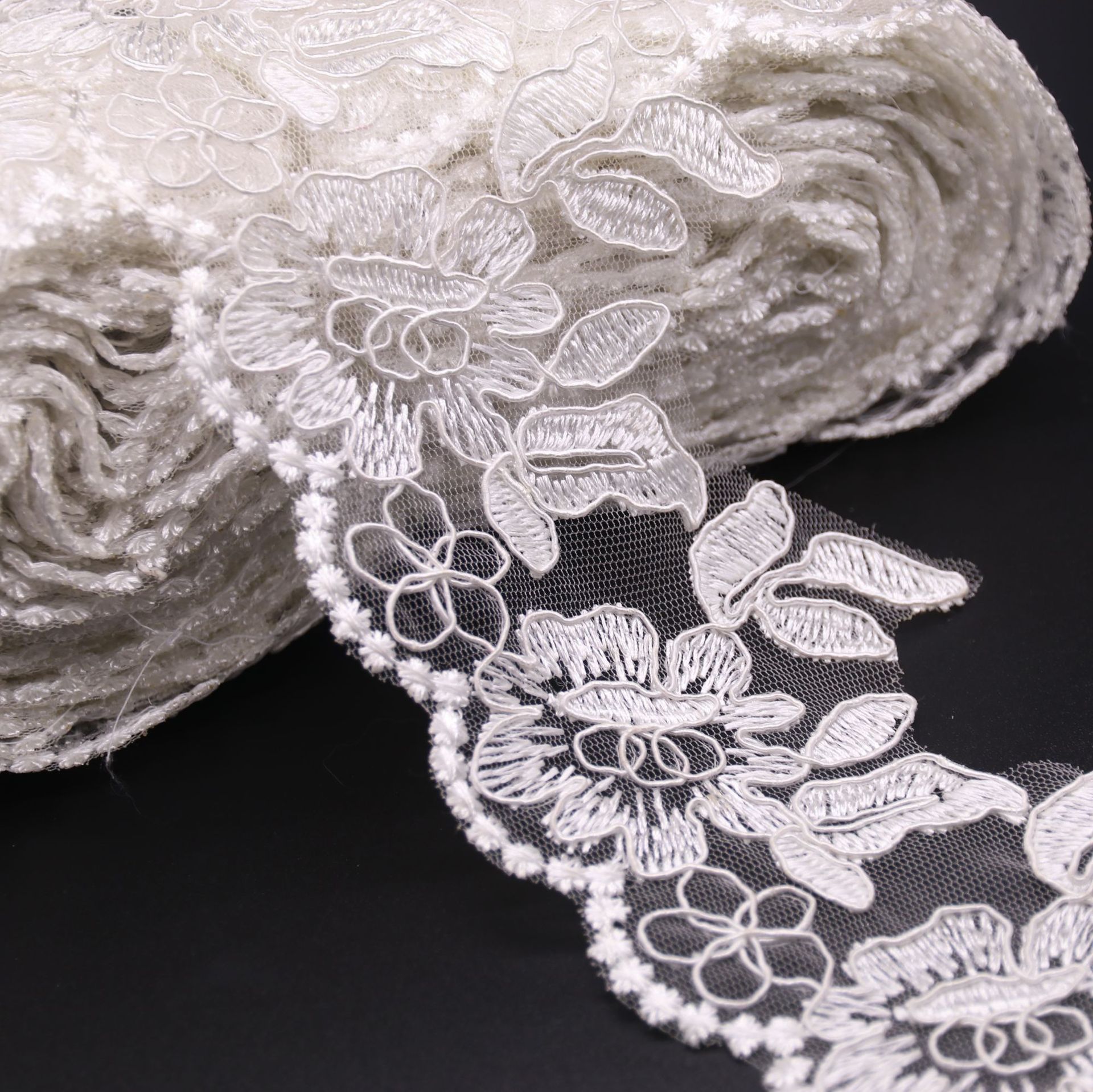 现货婚纱礼服辅料 10cm涤纶车骨花边条码 头纱裙摆蕾丝刺绣花边