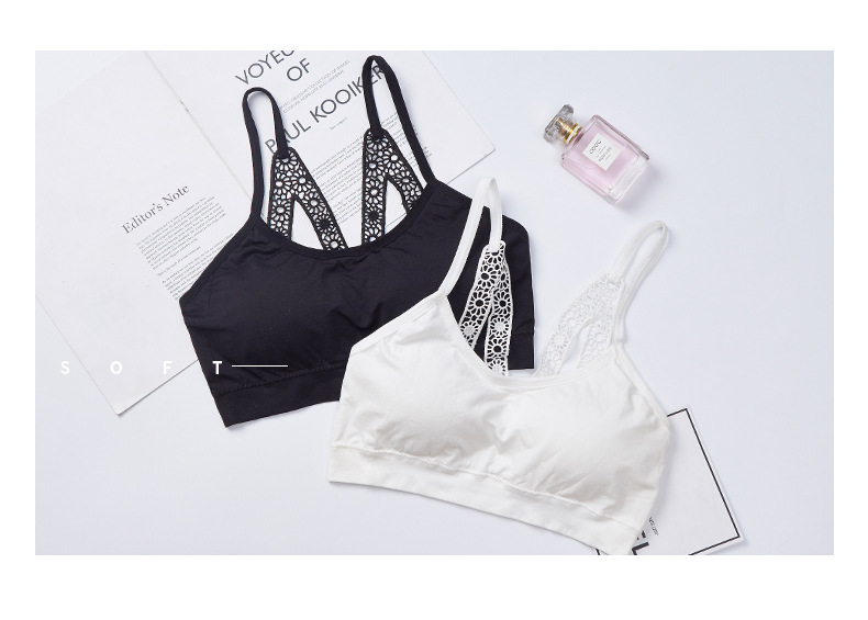 The new M-shaped lace backrest women's bra is a comfortable sleeping bra with anti-glare adjustment and a chest pad for breathability detail image 8