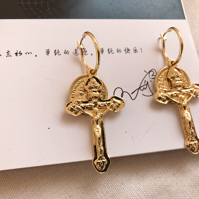 Fashion Retro Women's Cross New Punk Gold Coin Alloy Earrings display picture 5