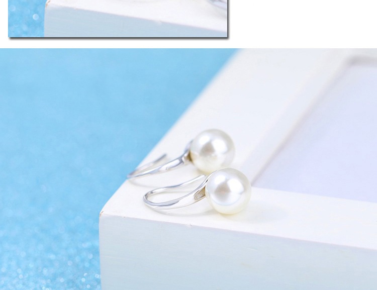1 Pearl Ear Hook_007.jpg