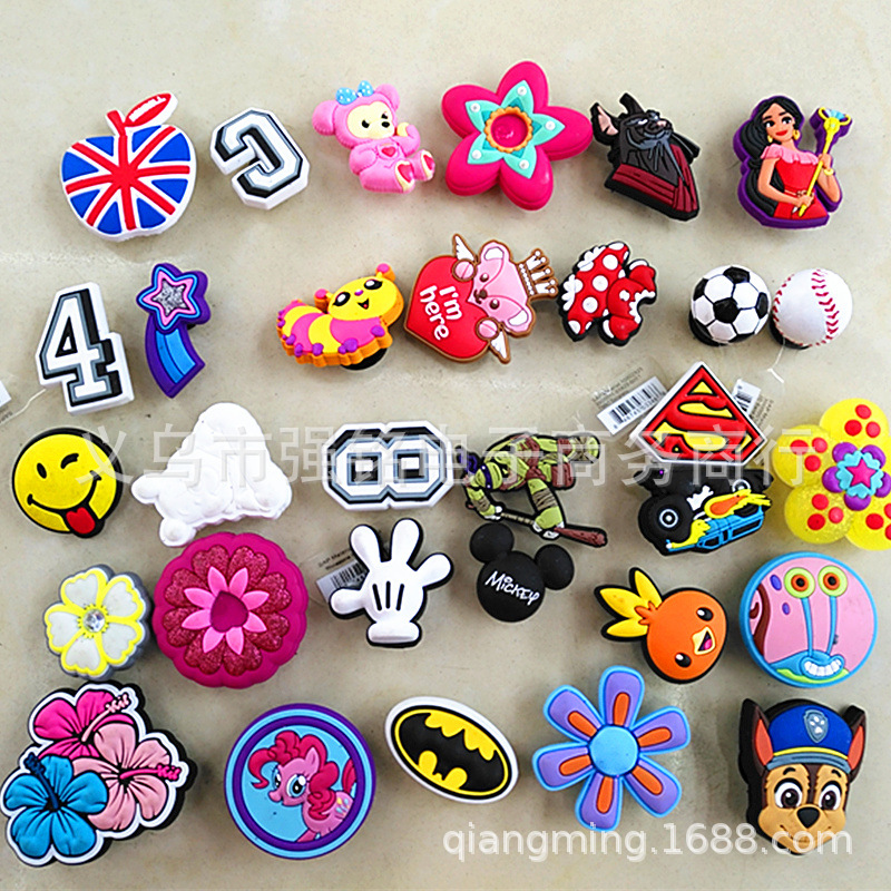 熱款洞洞鞋鞋花裝飾鈕扣笑臉 卡通模型DIY滴塑鞋花裝飾軟膠