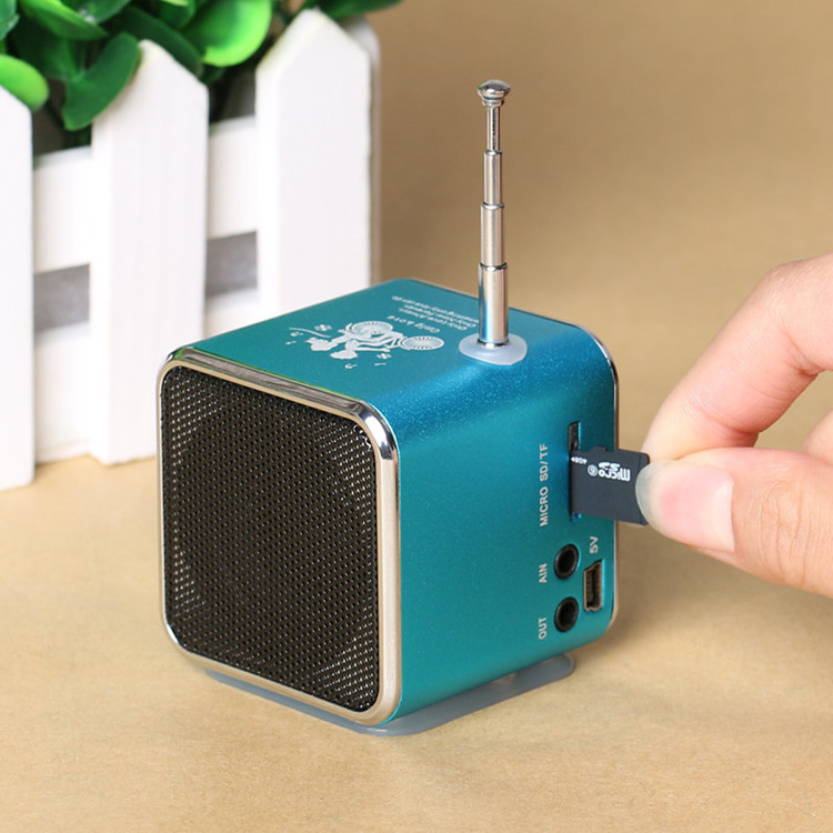 蓝牙便携小音箱带显示屏迷你音箱插卡插U盘音响带收音金属跨境