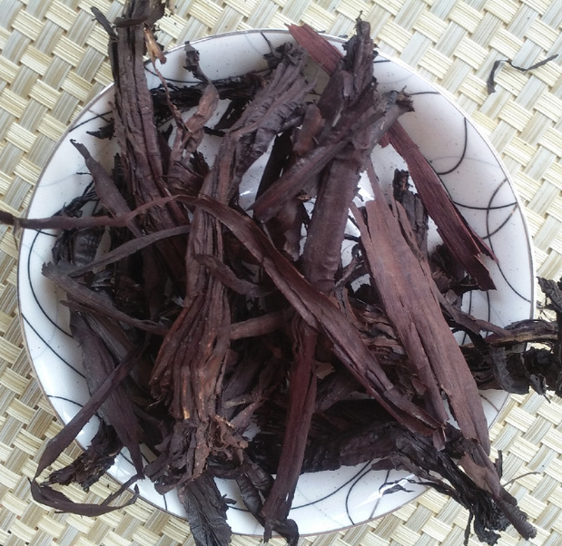 Zi Cao Root (Lithospermum erythrorhizon) — Dried Xinjiang Gromwell Root, 500g in use