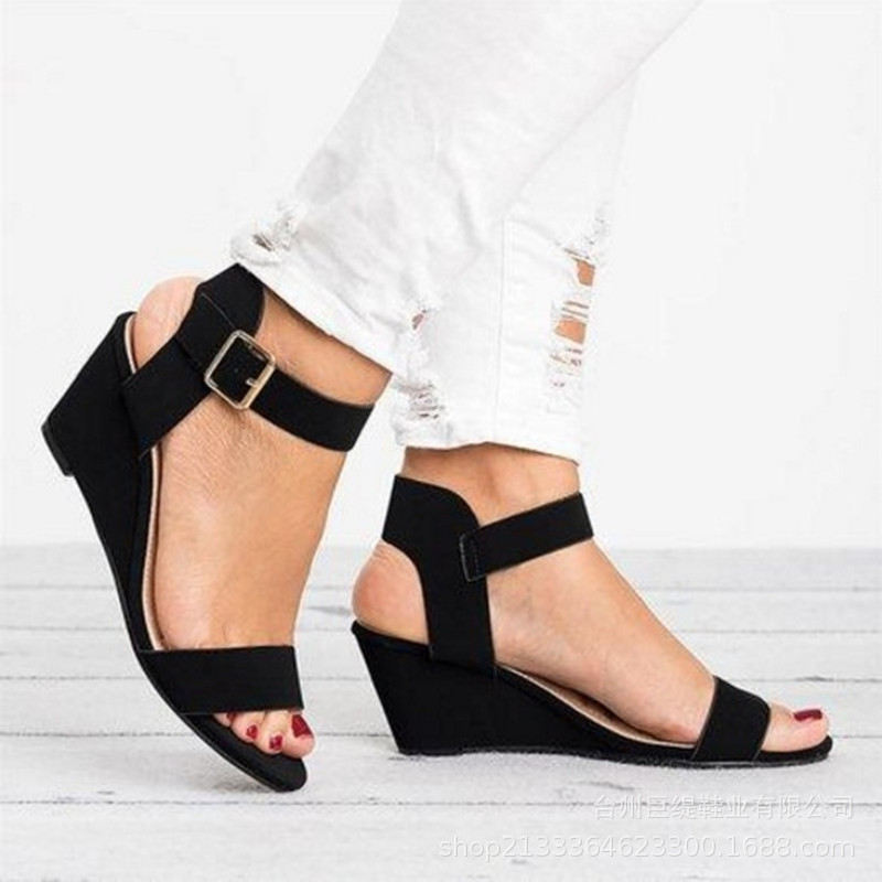 Women's Plus Size Buckle Sandals