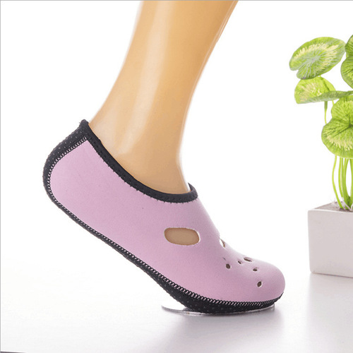 New Sliding Diving Socks with Non-slip Feet Paws Breathable Quick-drying Diving and Swimming Material for Snorkeling Beach Socks Wholesale