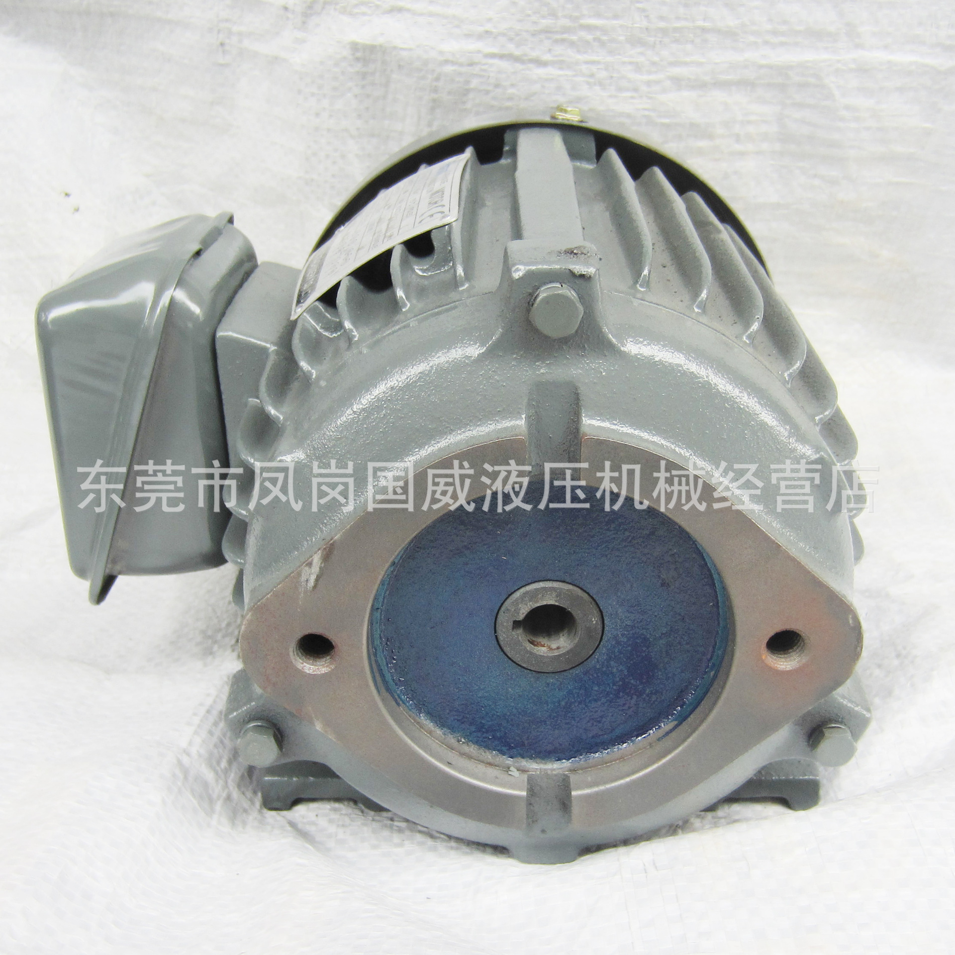 �ͺ���ȫ ��������̨���0.75KW������ ����1HP-VP20Һѹ����