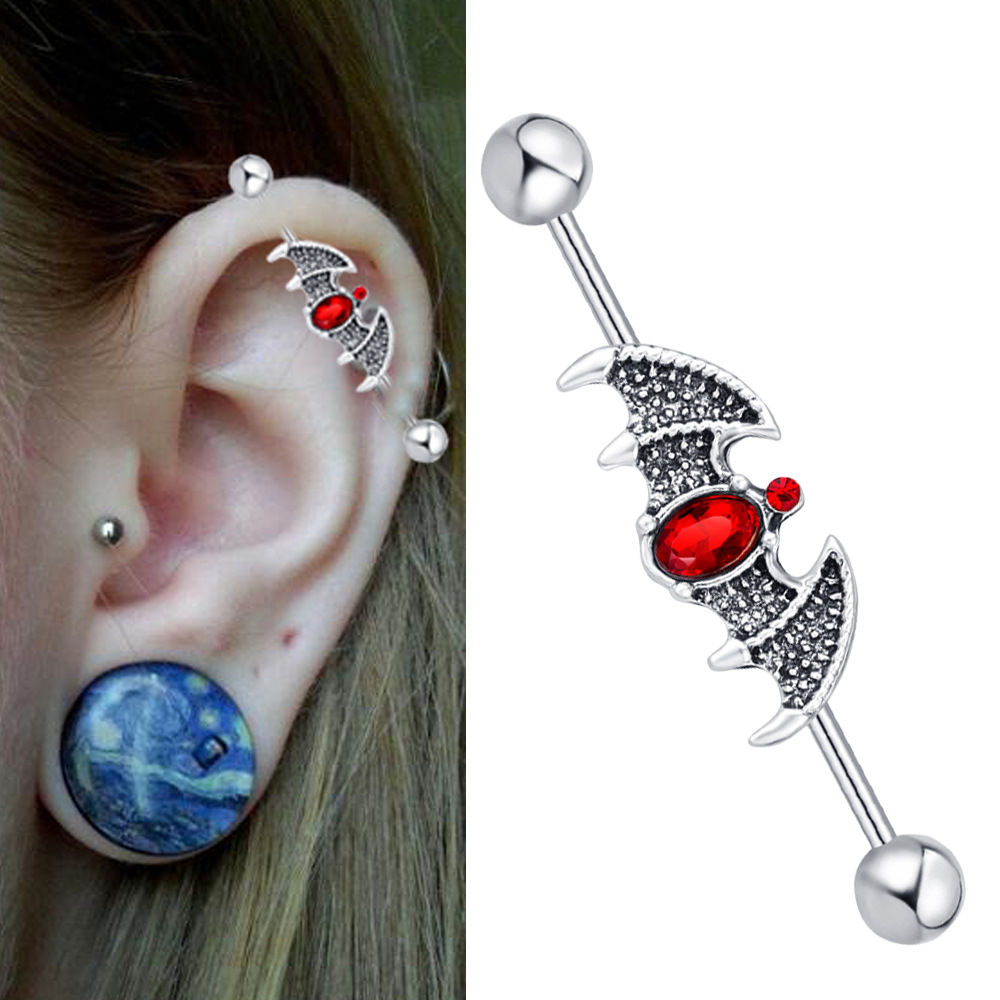 16G labret stud size and finish detail