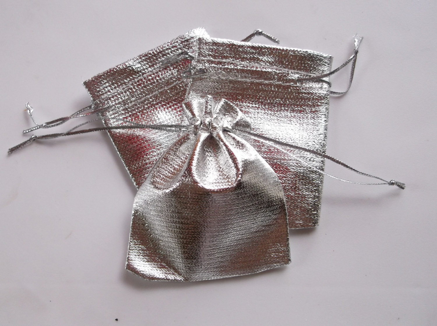 专业供应小号7*9cm各种颜色银布纱袋品质好的饰品包装欧根纱袋