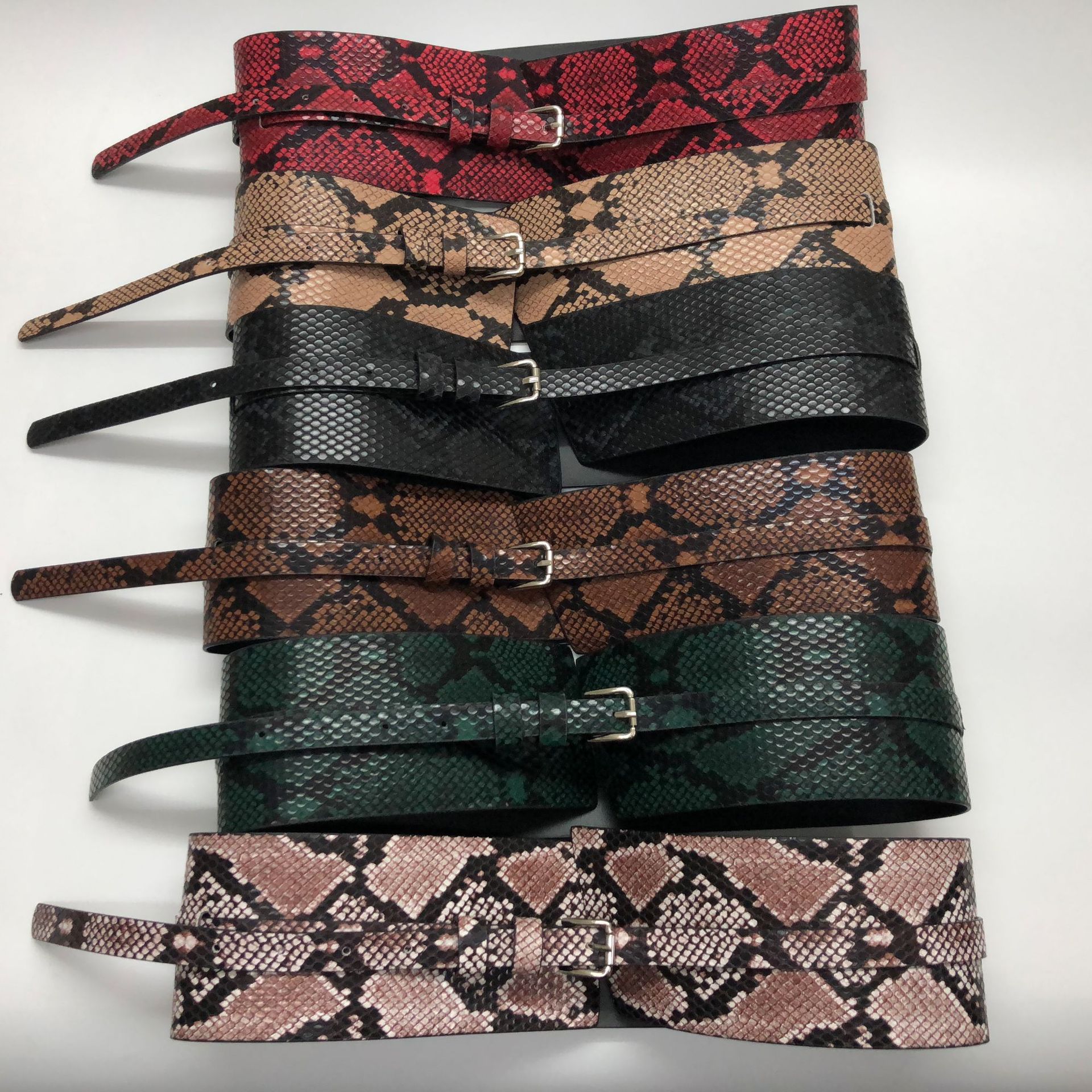 厂家直销潮流时尚气质女士蛇纹PU腰封合金针扣个性百搭装饰腰带女|ms