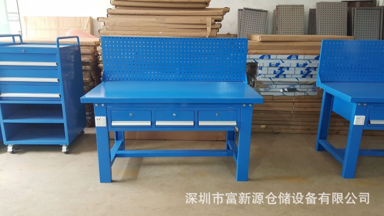 重型钳工工作桌价格 带挂板工作桌生产商 带脚轮工作桌图片