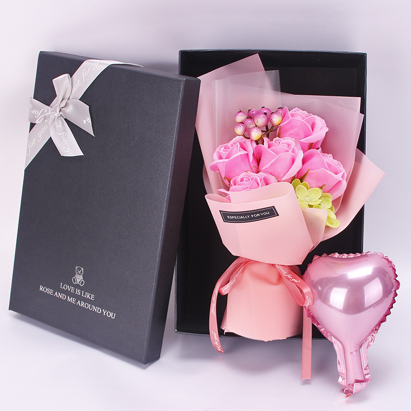 中号小熊黑盒5朵粉1-800