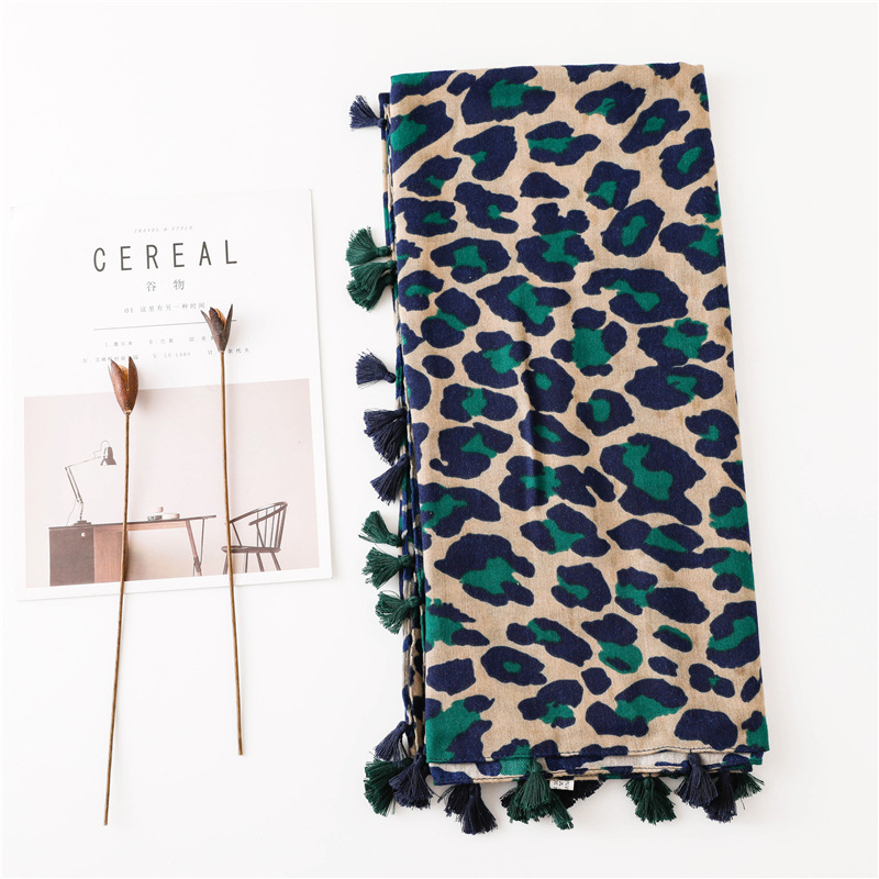 Classic Fashion Leopard Scarf Long Section Cotton And Linen Shawl display picture 13