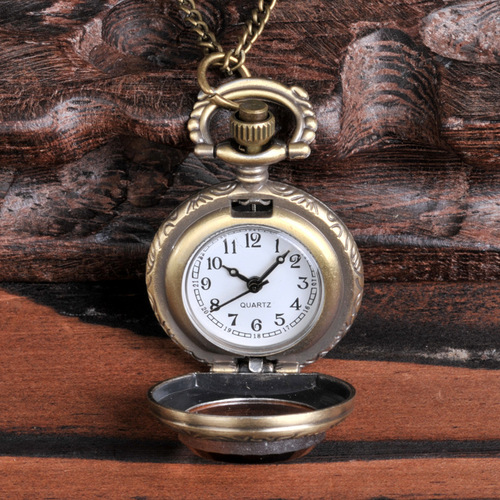 European and American retro brown glass classical flip pocket watch quartz carved small pocket watch one piece dropshipping 6046