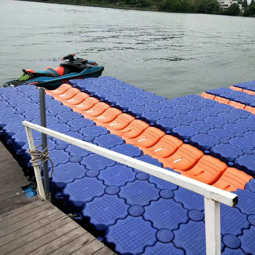 供应组装式水上吹塑浮筒 水上实用的塑料浮筒码头 摩托艇浮筒码头