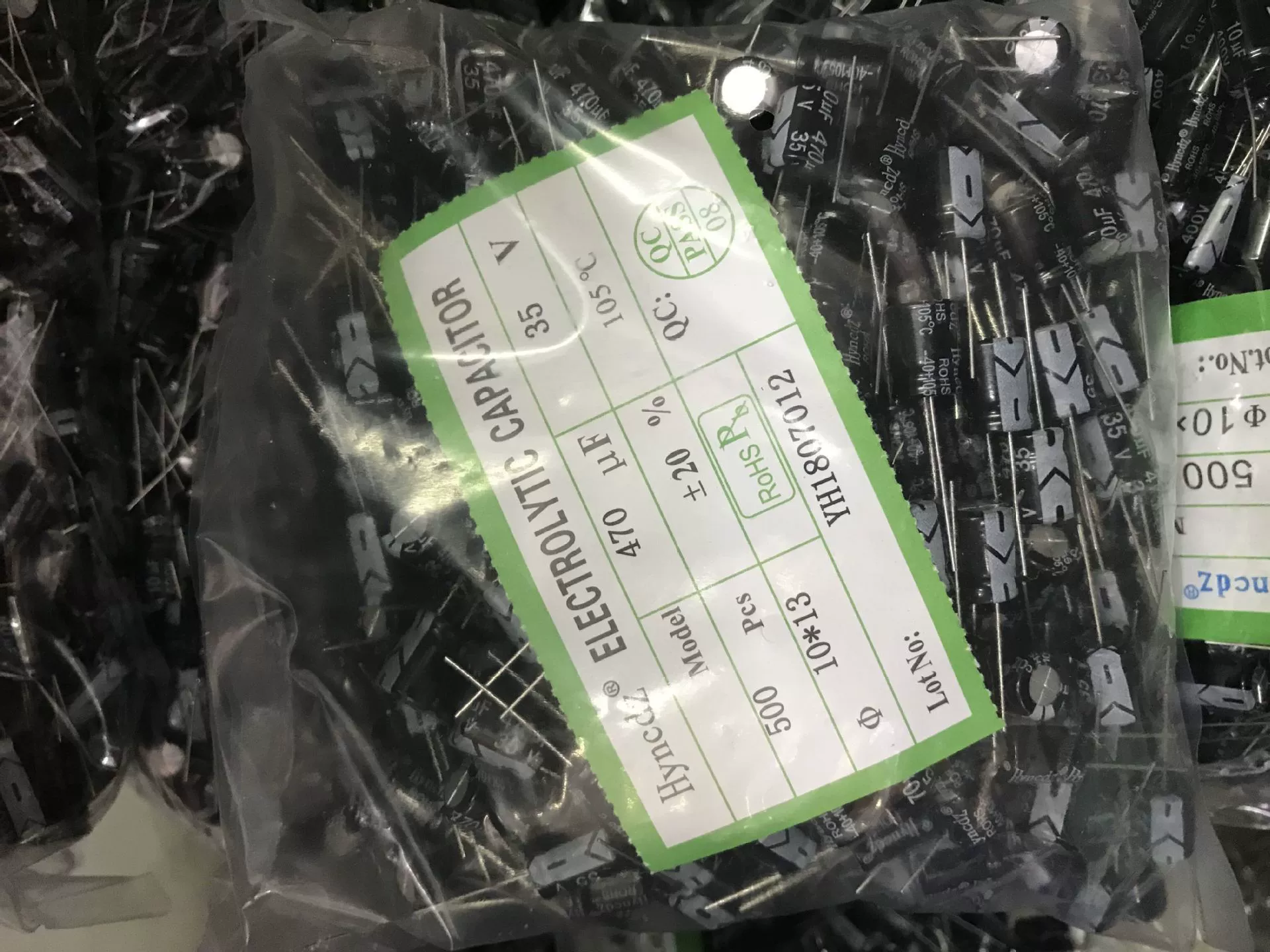 Поставка алюминиевой электролитической емкости Hyncdz 35V470UF
