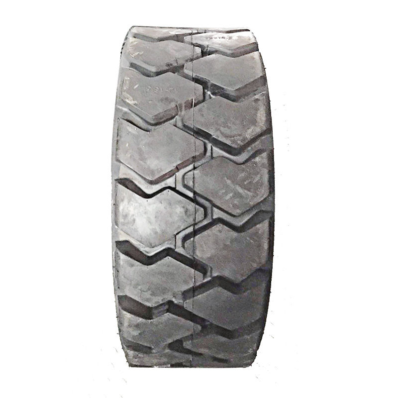 现货销售12-16.5山猫滑移装载机专用轮胎 大块花纹 发货及时