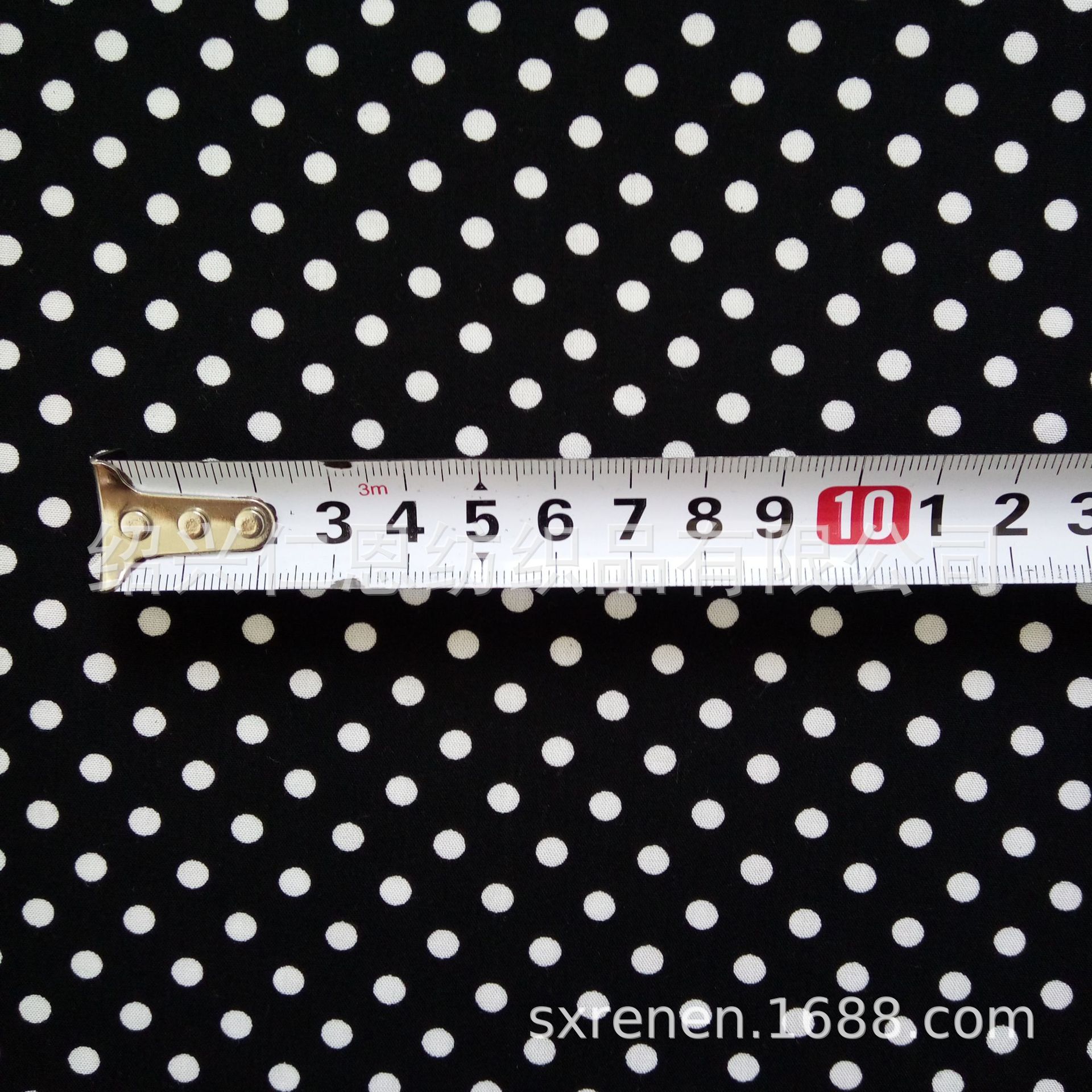 黑底白圆点印花 波点印花布 40支人棉府绸 黑白印花 经典圆点面料