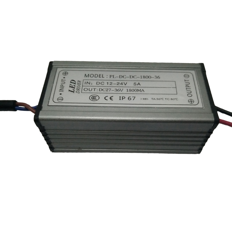 太阳能驱动 10串6并60W 12-24VDC输入 1800MA 便携式投光灯电源