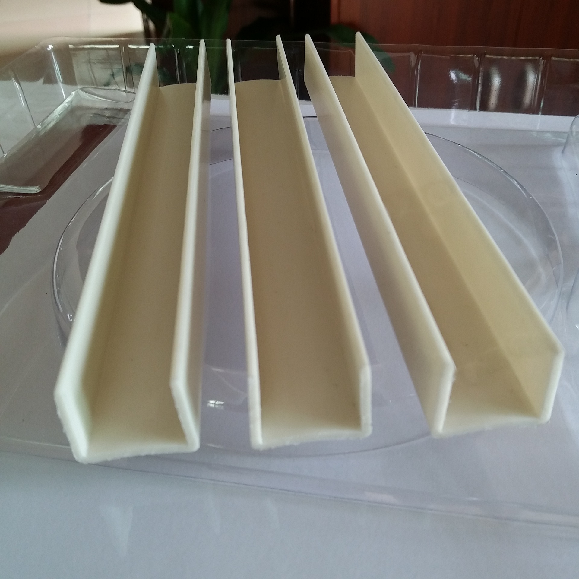 塑胶U型槽pvc线槽明线槽塑胶线槽地面线槽塑料走线槽配线源头工厂