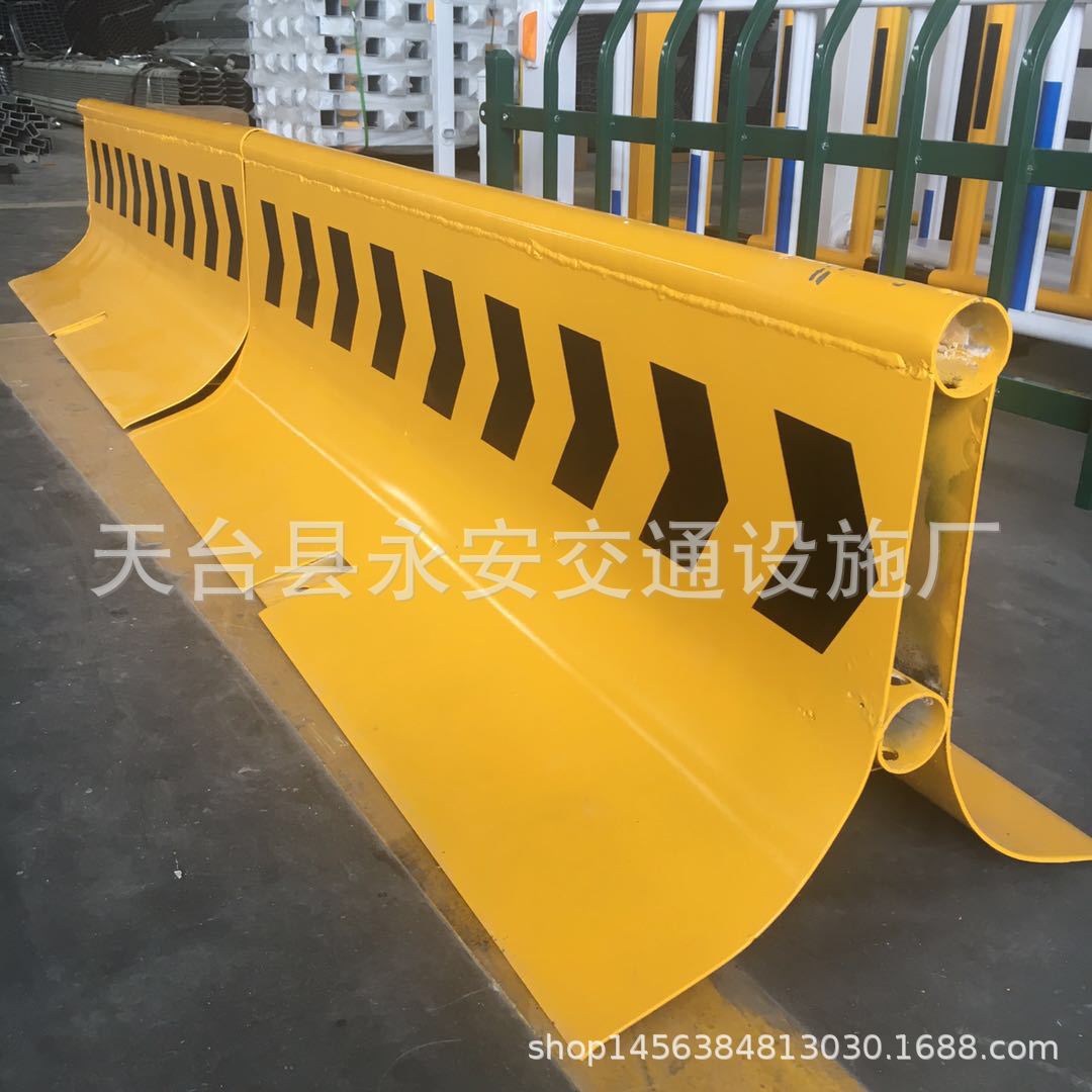 迷你型钢道路临时钢城市快速路隔离护栏防撞桥墩