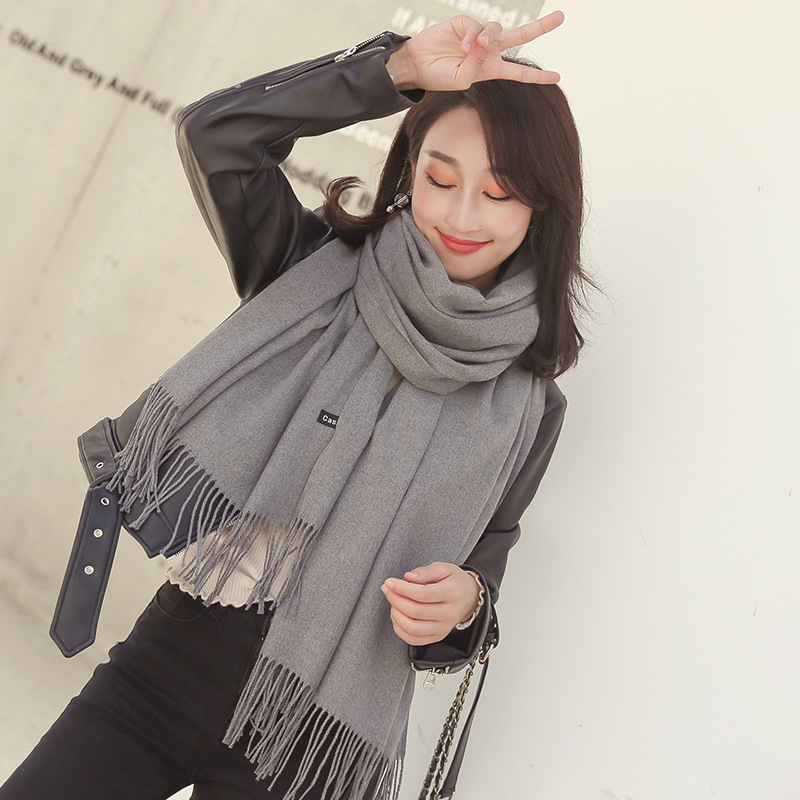 Demi-season scarf for students